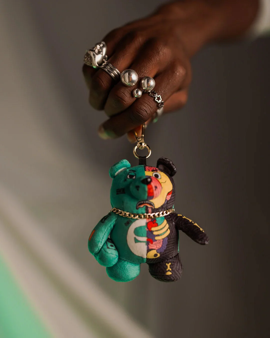 YOUNG X-RAY BEAR KEYCHAIN - Image 4